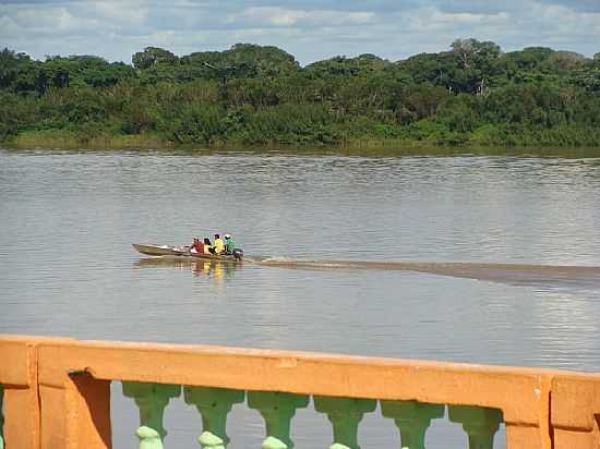 NDIOS NA VOADEIRA NO RIO ARAGUAIA EM SO FLIX DO ARAGUAIA-MT-FOTO:LUDMILA_MIRANDA - SO FLIX DO ARAGUAIA - MT