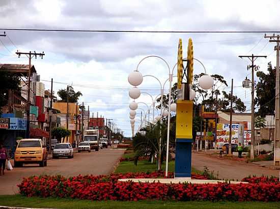 AV.ROMUALDO ALLEVI EM TAPURAH-MT-FOTO:EDSON WALTER CAVALAR - TAPURAH - MT