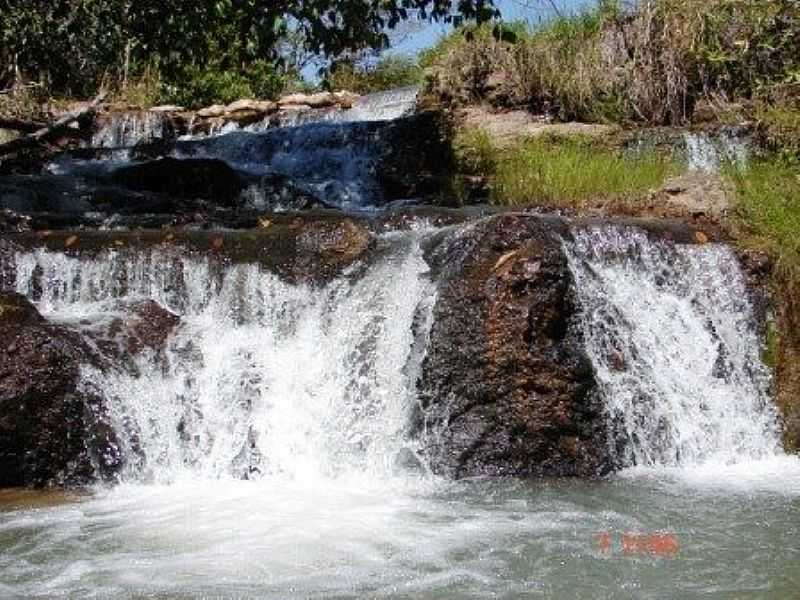TESOURO-MT-CACHOEIRA CADELA-FOTO:ROGRIO SALLES - TESOURO - MT
