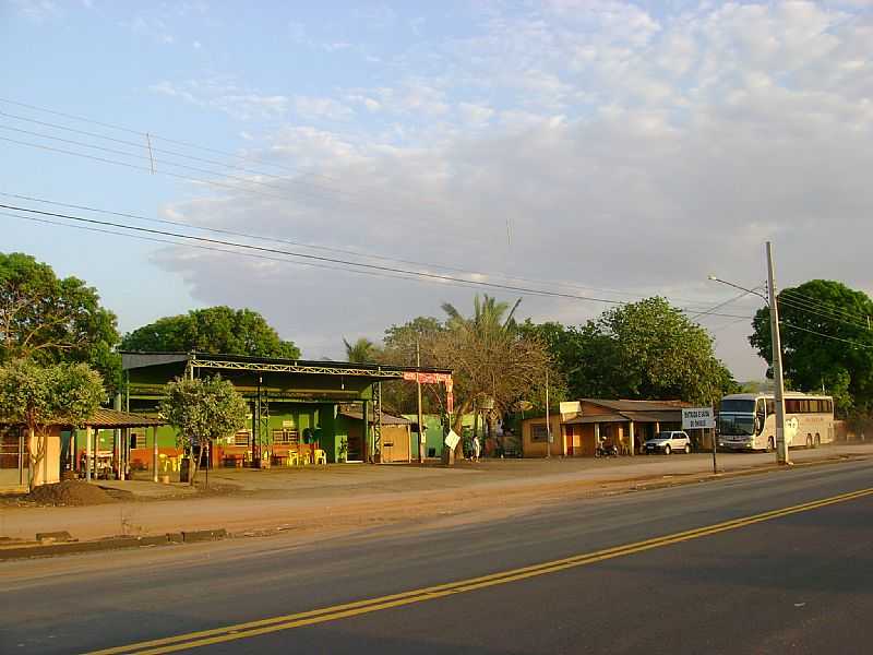 VALE DOS SONHOS-MT-RODOVIA BR-158 NA CIDADE-FOTO:HTTP://EN.ADVISOR.TRAVEL/CITY - VALE DOS SONHOS - MT