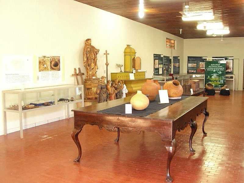 IMAGENS DA CIDADE DE VILA BELA DA SANTSSIMA TRINDADE - MT - MUSEU ARQUEOLGICO - VILA BELA DA SANTSSIMA TRINDADE - MT