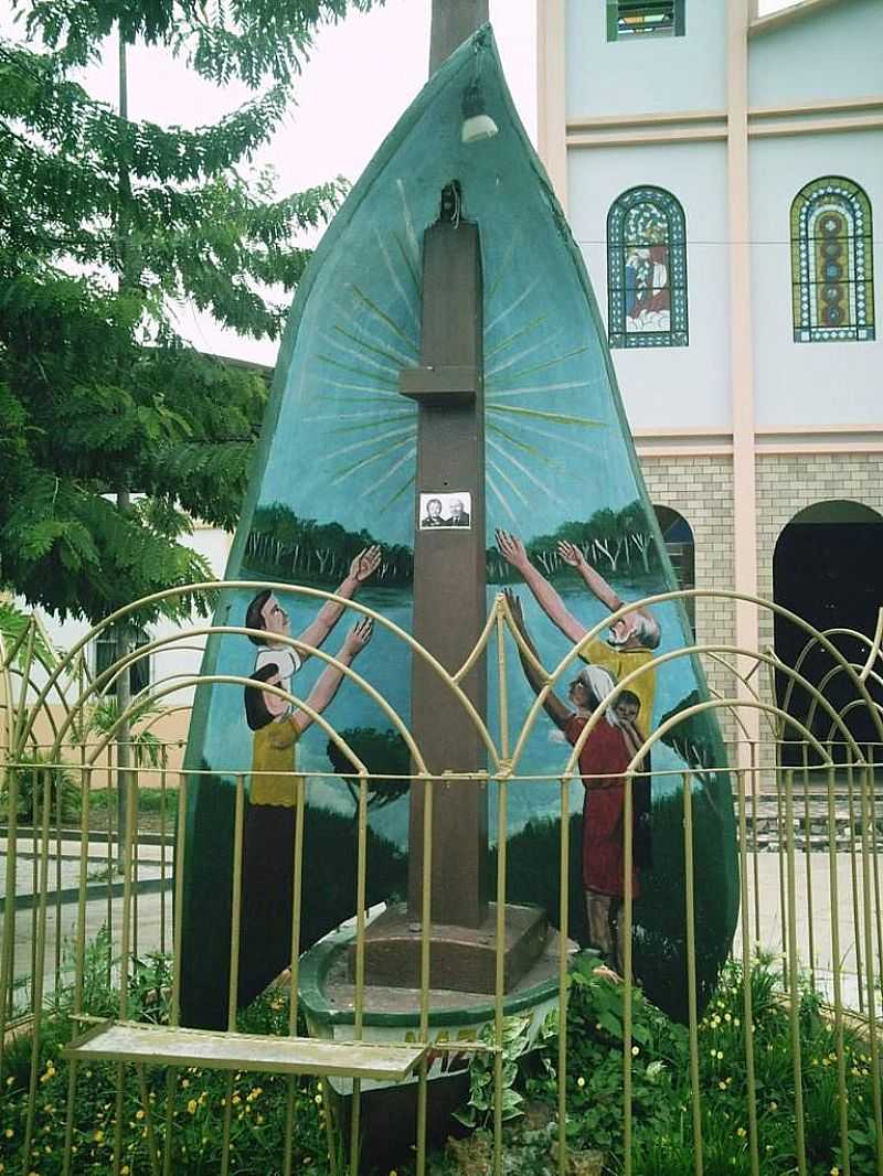 ABAETETUBA-PA-MONUMENTO NA PRAA DA MATRIZ DE N.SRA.DE NAZAR-FOTO:RUI SANTOS - ABAETETUBA - PA