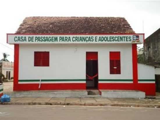 ANTIGA DELEGACIA, POR MOISES - SO PAULO - ALMEIRIM - PA