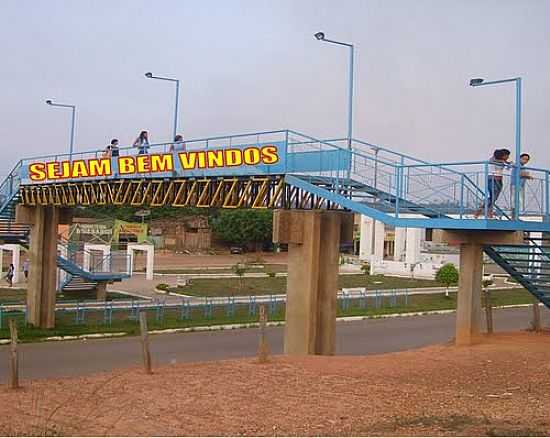 PASSARELA SOBRE A RODOVIA TRANSAMAZNICA EM ANAPU-FOTO:RAINON KAHUNA - ANAPU - PA