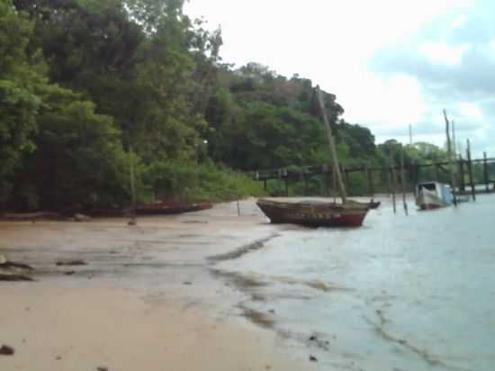 EMBARCAO PESQUEIRA EM ARAQUEMBUA BAIO-PA, POR HENRIQUE DANIEL DE JESUS - BAIO - PA