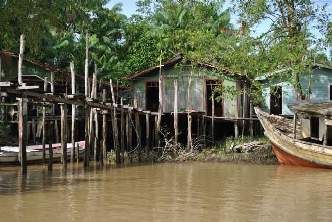 PALAFITA EM BELM, POR MARCIO ROVER - BELM - PA