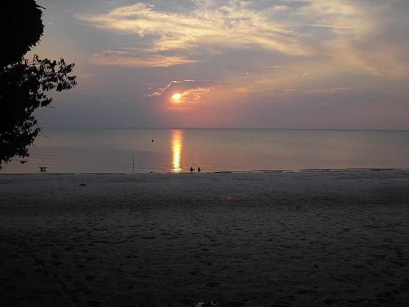 BELTERRA-PA-ENTARDECER NA PRAIA DO CAJUTUBA NO RIO TAPAJS-FOTO:ALAN KARDEC - BELTERRA - PA