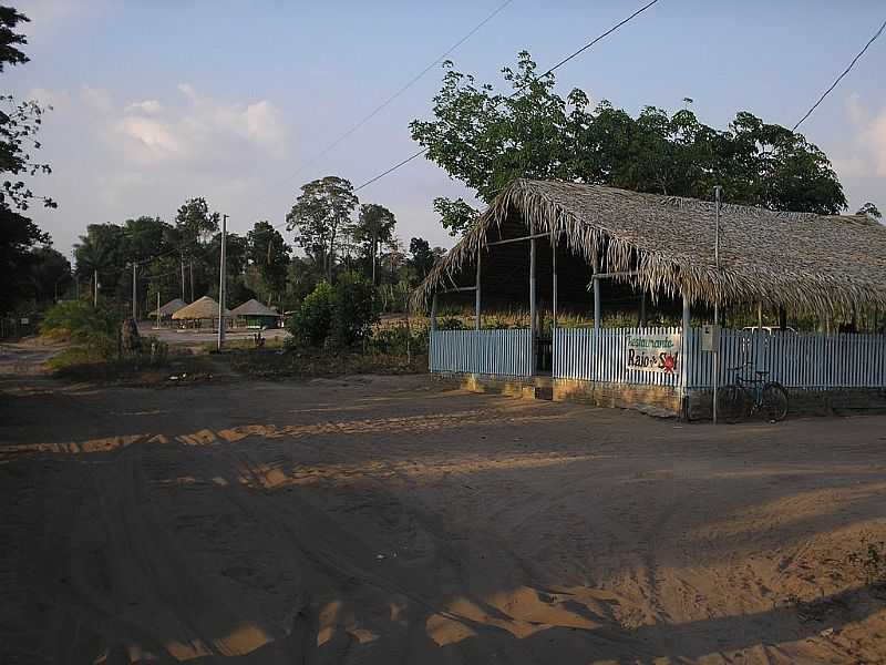 BELTERRA-PA-QUIOSQUES NA PRAIA DO CAJUTUBA-FOTO:ALAN KARDEC - BELTERRA - PA