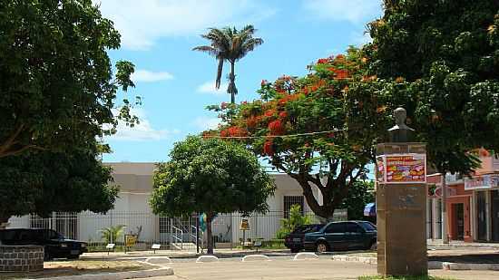 CACUL-BA-PRDIO DO FRUM ANTES DA REFORMA DA PRAA-FOTO:SINSIO PRATES FILHO - CACUL - BA