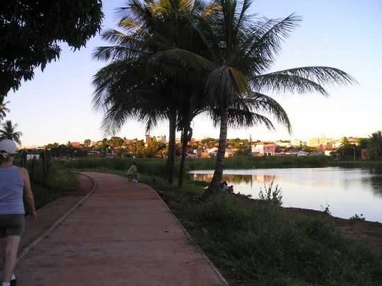 LAGOA E PISTA DE COOPER, POR CRISTIANO SANTOS-SP - CACUL - BA