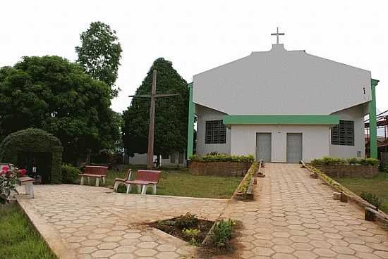 PRAA E IGREJA-FOTO:PRELAZIADOXINGU - BRASIL NOVO - PA