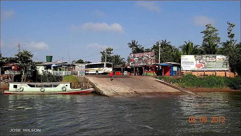 RAMPA DE EMBARQUE E DESEMBARQUE DE VECULOS PARA FAZER A TRAVESSIA SOBRE O RIO GUAM EM BUJARU - PA - POR JOSE WILSON  - BUJARU - PA