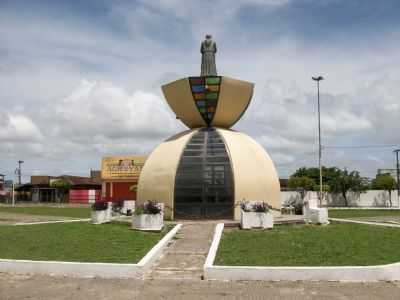 MONUMENTO A FREI HERMES, POR CLAUDIO FRANA - CAPANEMA - PA