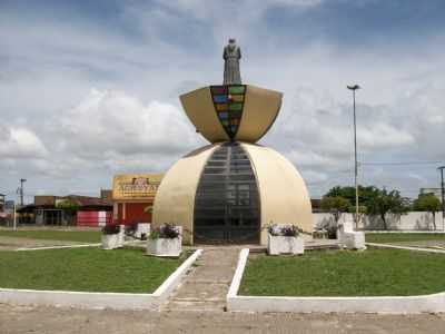 MONUMENTO A FREI HERMES, POR CLAUDIO FRANA - CAPANEMA - PA