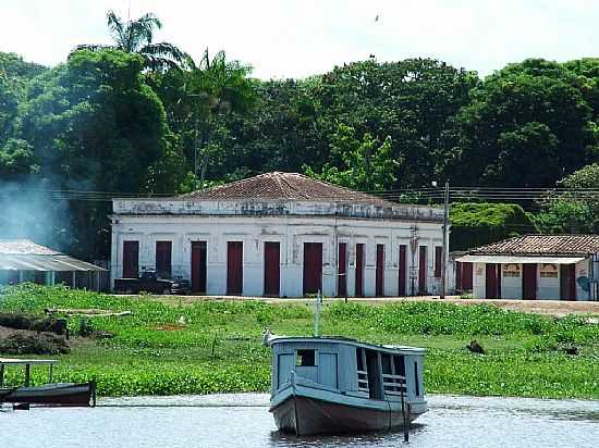 CURU-PA-CASARO ANTIGO NA BEIRA DO RIO CURU-FOTO:MAURO VELOSO - CURU - PA