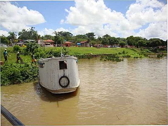BARCO  NO TRAPICHE, POR MRCIA CRISTINA - ESPRITO SANTO DO TAU - PA