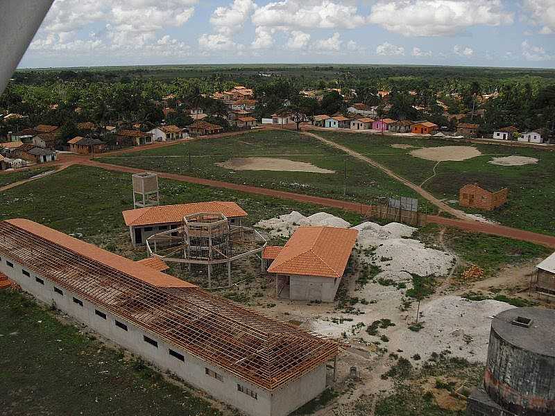COLGIO EM CONSTRUO EM F. BELO, POR FIGUEIREDO FILHO - FERNANDES BELO - PA