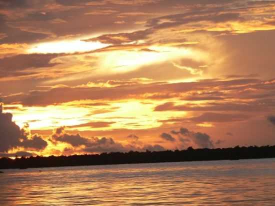 POR DO SOL VISTA DO RIO AMAZONAS, POR ORLANDO PUALO DIAS PIMENTEL - GURUP - PA