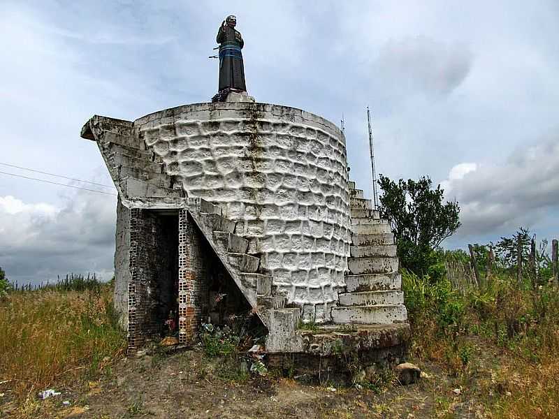 BOCA DA MATA-AL-MONUMENTO AO PADRE CCERO-FOTO:BENCIO MONTE - BOCA DA MATA - AL