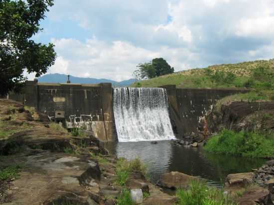 BARRAGEM - ESTRADA CAMACAN-JACARECY, POR ESRON N - CAMACAN - BA