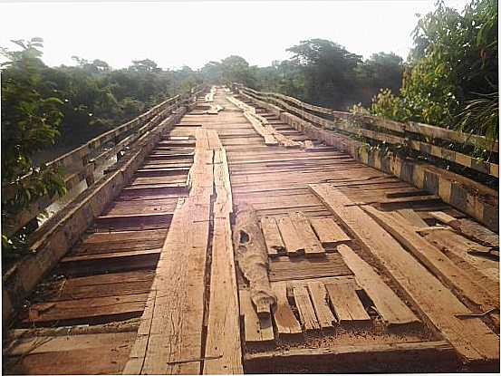 PONTE SOBRE O RIO NAJA, POR GABRIEL - SANTA MARIA DAS BARREIRAS - PA