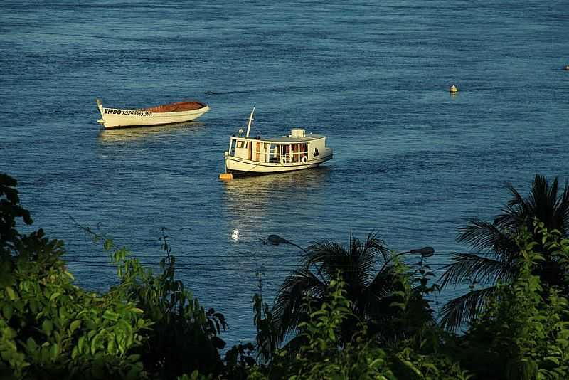 SANTARM-PA-BARCOS NO RIO TAPAJS-FOTO:LUCIANO PASSOS CRUZ - SANTARM - PA