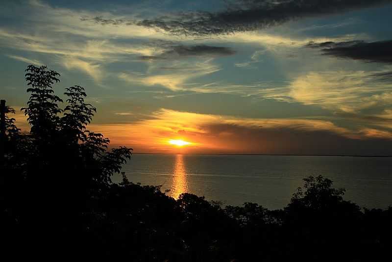 SANTARM-PA-PR DO SOL NO RIO TAPAJS-FOTO:LUCIANO PASSOS CRUZ - SANTARM - PA