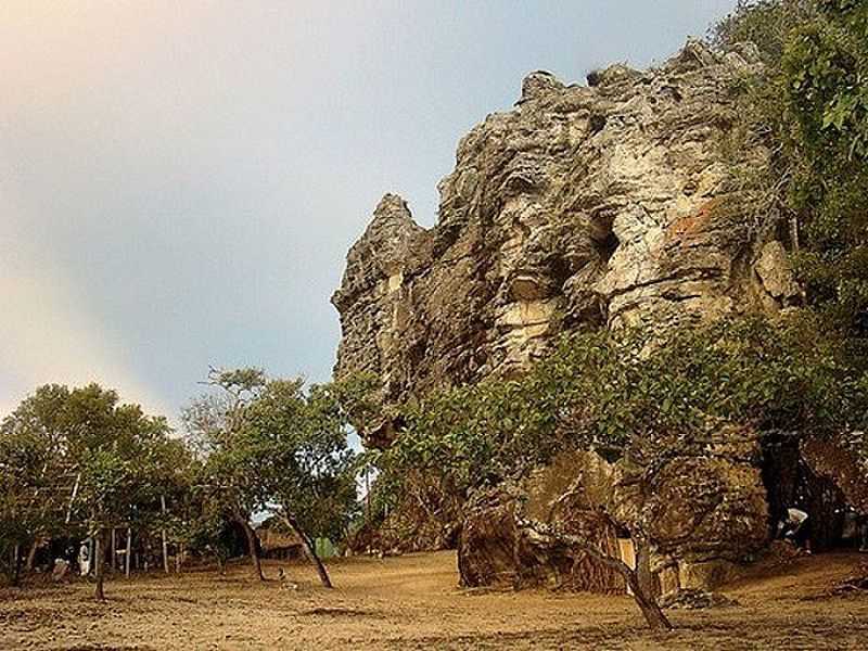 IMAGENS DE SO GERALDO DO ARAGUAIA - PA - IGREJA DE PEDRA - SERRA DAS ANDORINHAS - SO GERALDO DO ARAGUAIA - PA