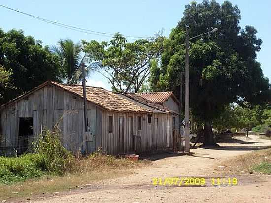 SO GERALDO DO ARAGUAIA-PA-CASA TPICA DO INTERIOR DA CIDADE-FOTO:LELO PEREIRA - SO GERALDO DO ARAGUAIA - PA