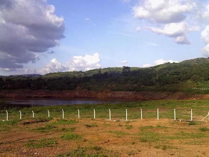 SERRA PELADA-PA-ANTIGA CAVA FEITA POR GARIMPEIROS-FOTO:PEDRO JNIOR  - SERRA PELADA - PA