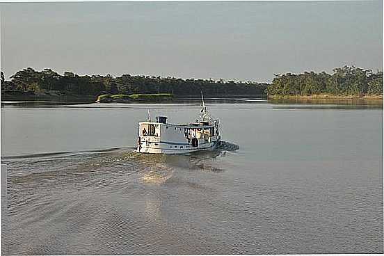 SEGUINDO O RIO EM TERRA SANTA-PA-FOTO:BRUNO.ROCHA - TERRA SANTA - PA