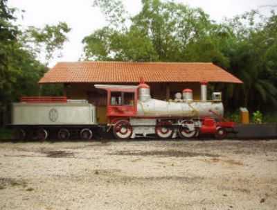 LOCOMOTIVA DA EXTINTA ESTRADA DE FERRO TOCANTINS, POR PEDRO MENDONA CABRAL - TUCURU - PA
