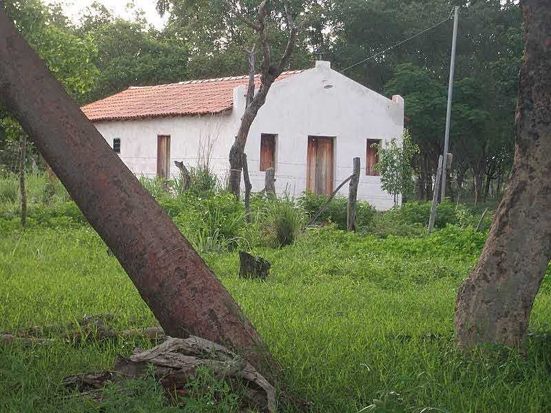 CANPOLIS-BA-IGREJA NO POVOADO DO GALHEIRO-FOTO:OESTE BAHIANO - CANPOLIS - BA