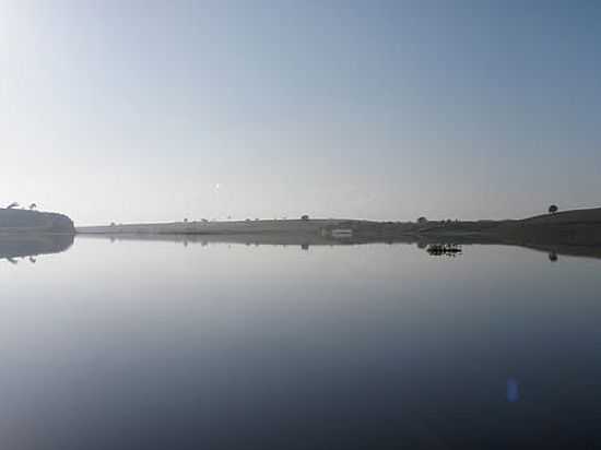 LAGO DA BARRAGEM DE ARAAGI-FOTO:SAULO NAZION - ARAAGI - PB