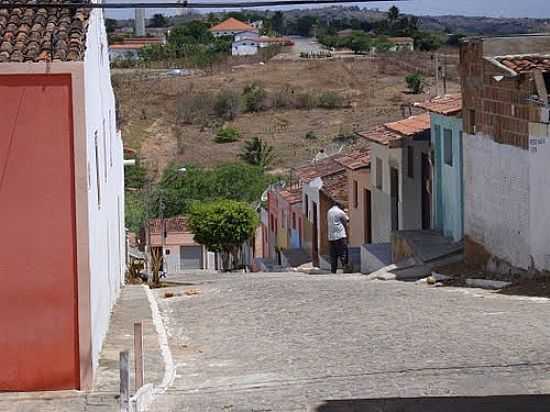 RUA DA PALMA EM ARARA-FOTO:WASHINGTON LUIZ FREI - ARARA - PB