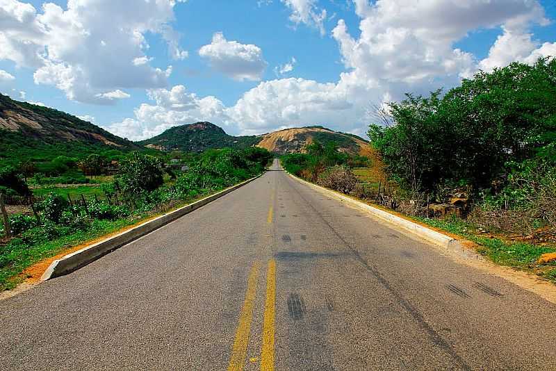 ESTRADA ENTRE PATU E BELEM DO BREJO DO CRUZ POR WILSON ALCARAS  - BELM DO BREJO DO CRUZ - PB