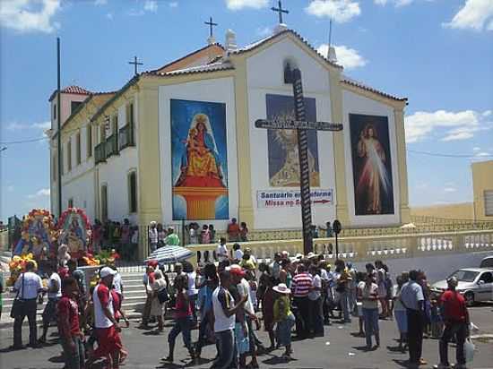 IGREJA DE N.SRA.DAS CANDEIAS EM CANDEIAS-BA-FOTO:KLEBERBAMBAM85 - CANDEIAS - BA