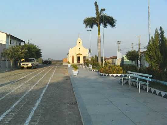 VISTA DA PRAA E IGREJA MATRIZ-FOTO:RODRIGO DANTAS - CAJAZEIRINHAS - PB