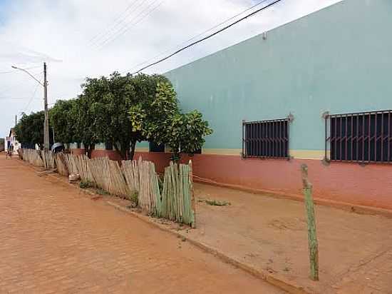 RUA PRINCIPAL DE CANOO-BA-FOTO:ADMIRANDO O BRASIL E - CANOO - BA