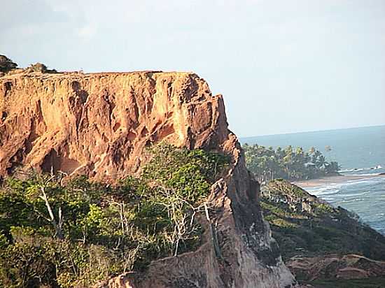 FALSIAS NA PRAIA DE TAMBABA EM CONDE-PB-FOTO:TEN RECH - CONDE - PB