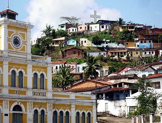 O MORRO E O CRUZEIRO EM CANSANO-BA-FOTO:HARISSON SOUZA - CANSANO - BA