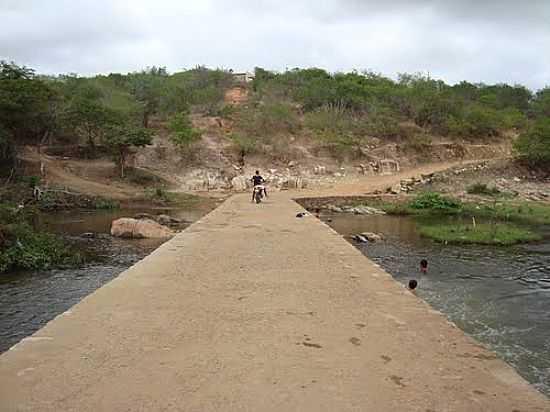 PASSAGEM SOBRE O RIO ITAPICURU EM CANSANO-BA-FOTO:MAXUEL S. RIBEIRO - CANSANO - BA