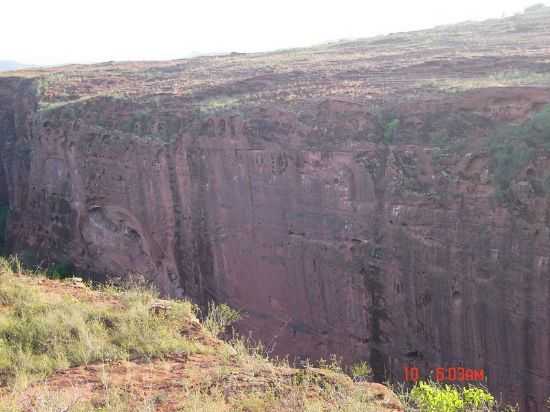 SERRA DA ARARA AZUL, POR CANUDOSVIP HOTEL E POUSADA - CANUDOS - BA