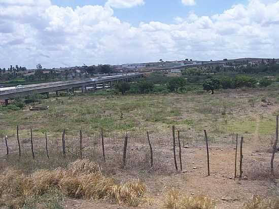 ITABAIANA-PB-VISTA DA PONTE SOBRE O RIO PARABA E A CIDADE-FOTO:ANTONIO CARLOS BURIT - ITABAIANA - PB