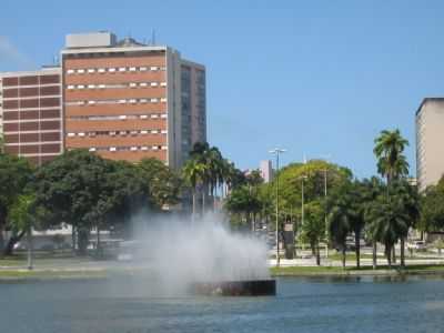 PARQUE SOLON DE LUCENA-CENTRO DA CIDADE, POR    MARCONI DOA SANTOS - JOO PESSOA - PB