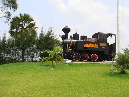 LOCOMOTIVA NA USINA DE AUCAR MONTE ALEGRE EM MAMANGUAPE-PB-FOTO:DED DE Z LUCA - MAMANGUAPE - PB