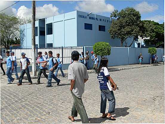 ESCOLA MUNICIPAL ERASMO DE ARAJO SOUZA, POR JOS DE ARIMATIA SOUZA - MONTADAS - PB