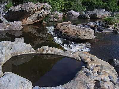 CACHOEIRA EM CARAGUATA, POR VERLANSP. - CARAGUATA - BA