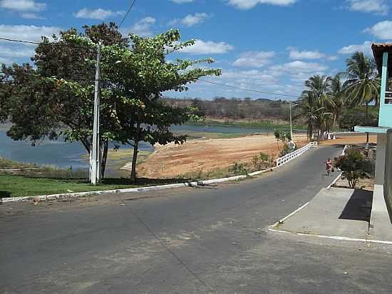 CARABAS-BA-ORLA DA BARRAGEM DO RIO GAVIO-FOTO:FRANCISCO CARLOS DE MATTOS - CARABAS - BA