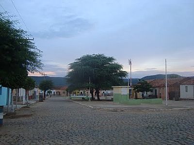 TORRE DE TELEFONIA NA PRAA-FOTO:ARGEMIRO ARAUJO LEIT  - OLHO D' GUA - PB